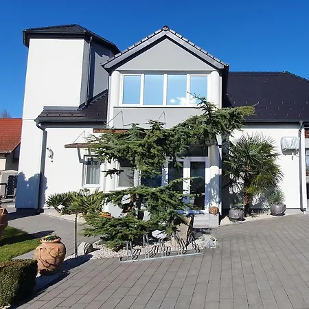 شقة Ancsi Apartmanhaz