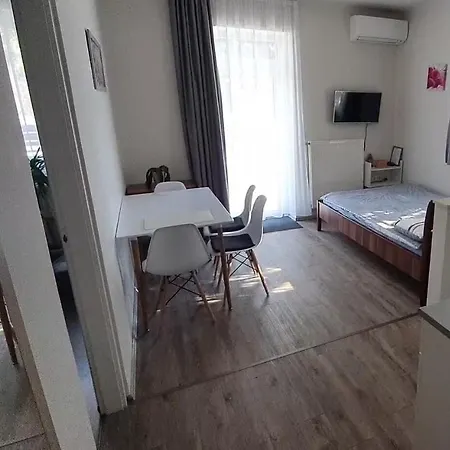 شقة Ancsi Apartmanhaz