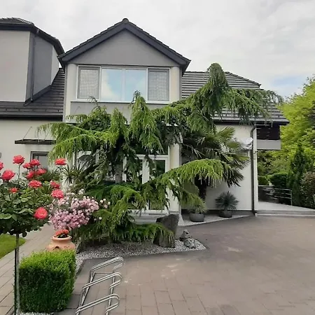 Ancsi Apartmanhaz * Balatonlelle