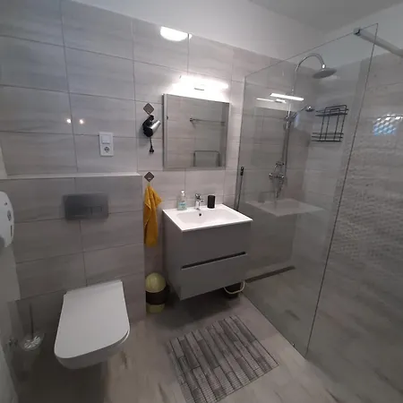 Ancsi Apartmanhaz Daire Balatonlelle